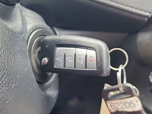 Used 2022 Nissan Versa S FWD image 24
