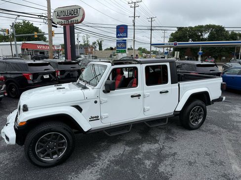 Used 2021 Jeep Gladiator Sport w/ Quick Order Package 24Q 80Th AWD/4WD image 15