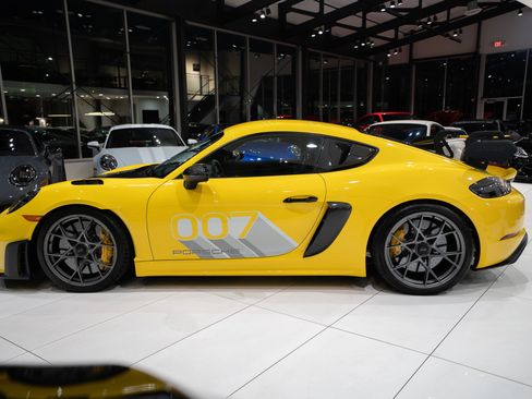 Used 2024 Porsche 718 Cayman GT4 RS RWD image 32