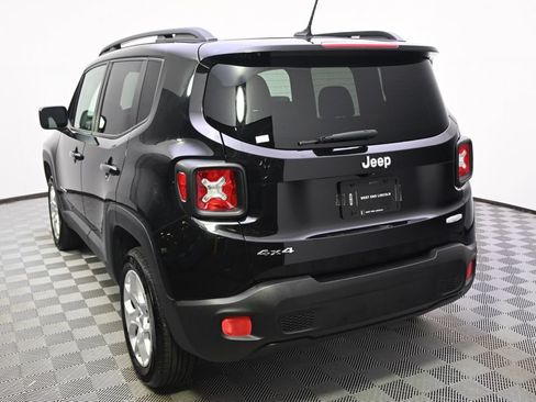 Used 2016 Jeep Renegade Latitude w/ Cold Weather Group AWD/4WD image 4