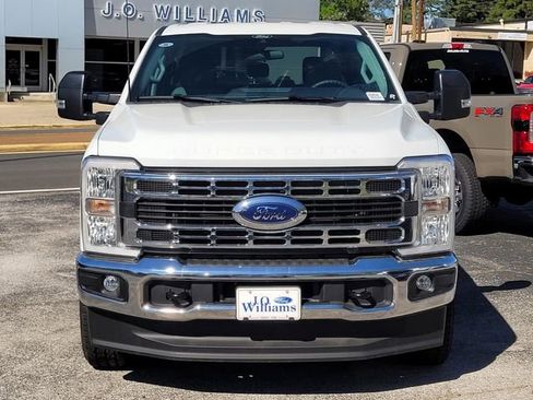New 2025 Ford F250 XLT w/ FX4 Off-Road Package image 2