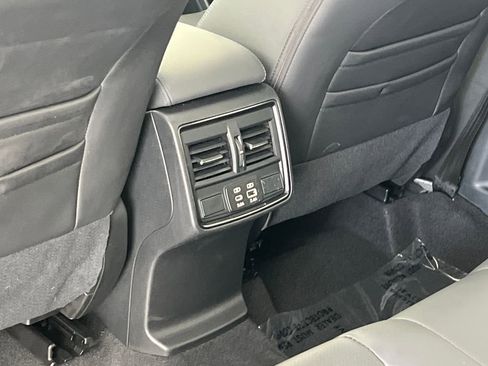 Certified 2025 Subaru Forester Limited w/ Popular Package AWD/4WD image 46