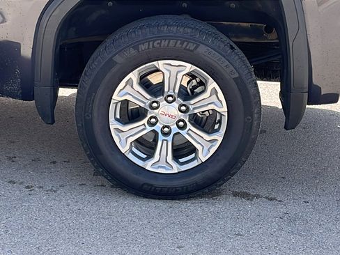 Used 2025 GMC Sierra 1500 SLT image 5