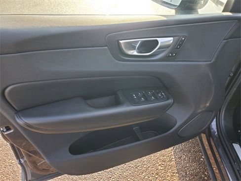 Certified 2025 Volvo XC60 B5 Plus image 10