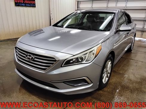 Used 2016 Hyundai Sonata SE FWD image 4