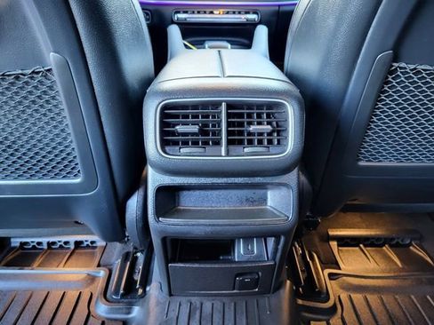 Used 2022 Mercedes-Benz GLE 350 4MATIC image 24