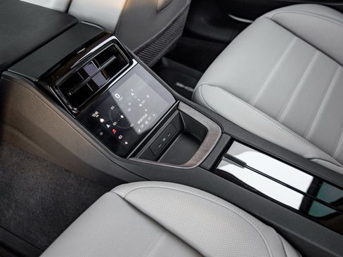 Certified 2025 Porsche Panamera 4 image 35