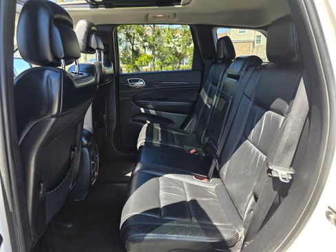 Used 2012 Jeep Grand Cherokee Laredo image 17