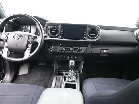 Used 2020 Toyota Tacoma TRD Sport image 27