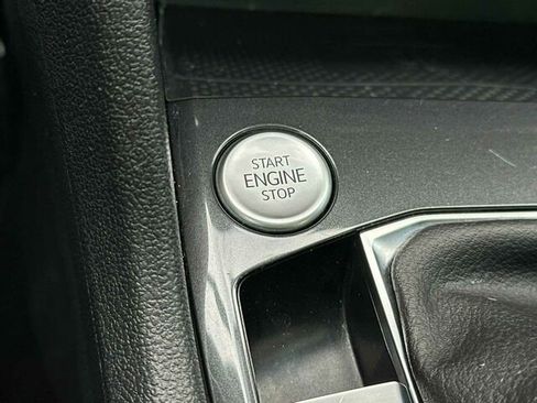 Used 2022 Volkswagen Tiguan SE R-Line image 27