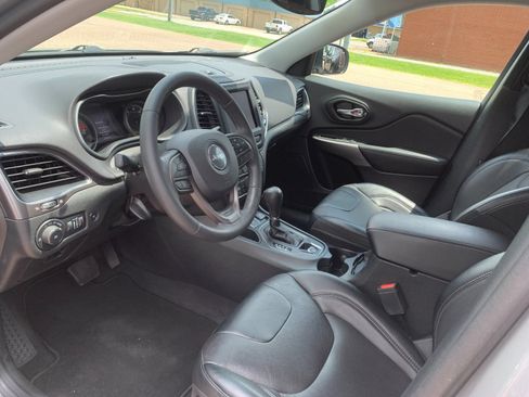 Used 2022 Jeep Cherokee Latitude Lux FWD image 12