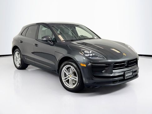 Certified 2025 Porsche Macan AWD/4WD image 7