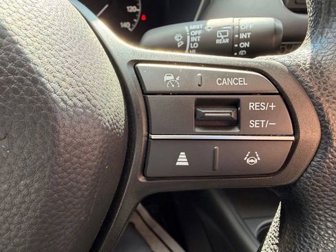 Certified 2025 Honda HR-V LX image 19