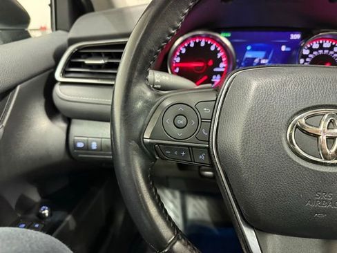 Used 2020 Toyota Camry XSE image 13