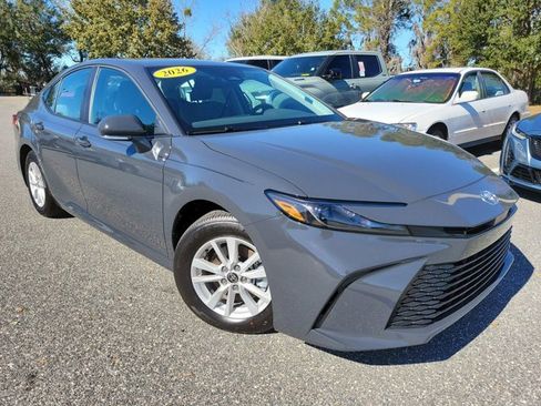 Used 2026 Toyota Camry LE image 8