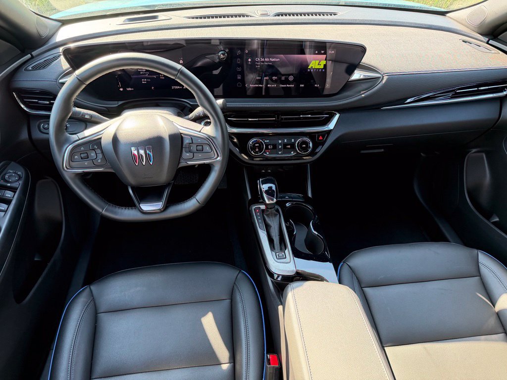 Used 2025 Buick Envista Sport Touring w/ Convenience I Package FWD image 27