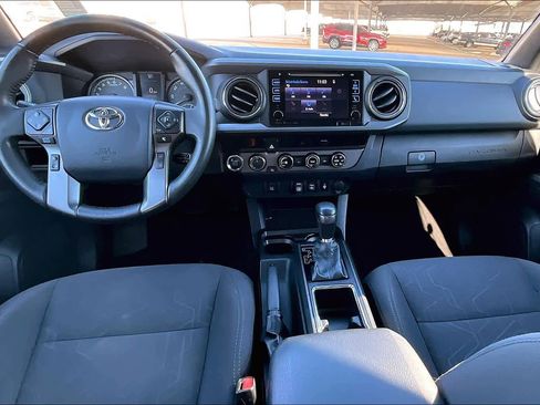 Used 2018 Toyota Tacoma TRD Off-Road image 14