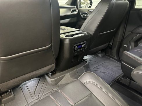 Used 2024 Chevrolet Suburban RST w/ Luxury Package AWD/4WD image 21