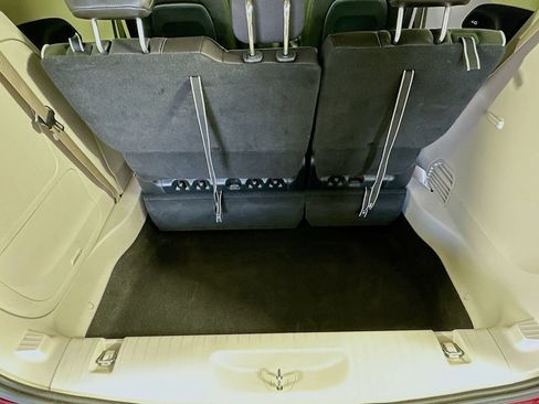 Used 2022 Chrysler Pacifica Limited FWD image 35
