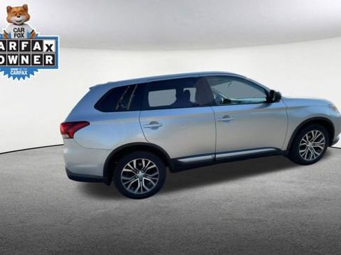 Used 2018 Mitsubishi Outlander ES FWD image 9