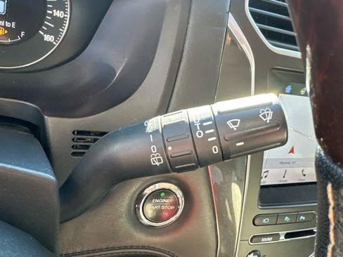 Used 2017 Ford Explorer Platinum image 21