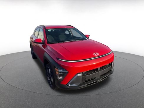 Used 2025 Hyundai Kona SEL image 9