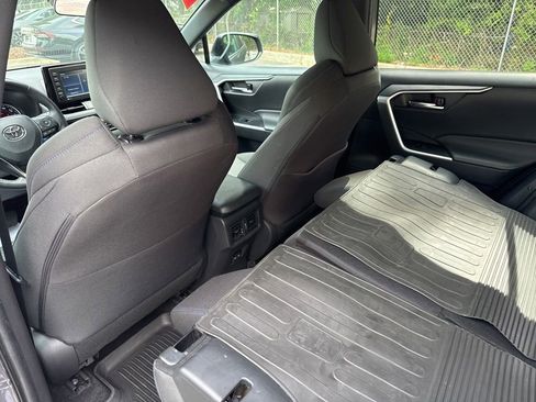 Used 2022 Toyota RAV4 SE AWD/4WD image 15