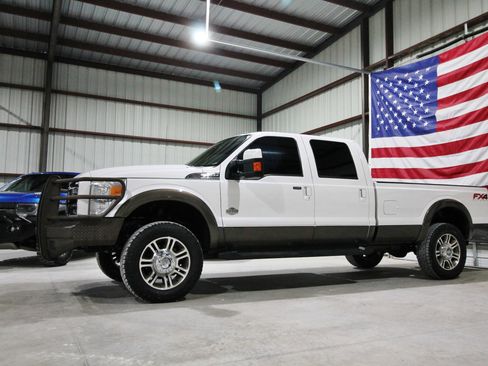 Used 2016 Ford F350 King Ranch image 4