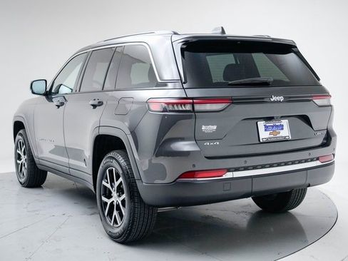 Used 2024 Jeep Grand Cherokee Limited image 3