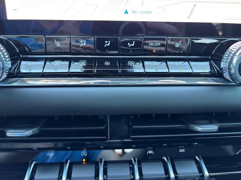 New 2026 GMC Canyon Elevation w/ Convenience Package image 8