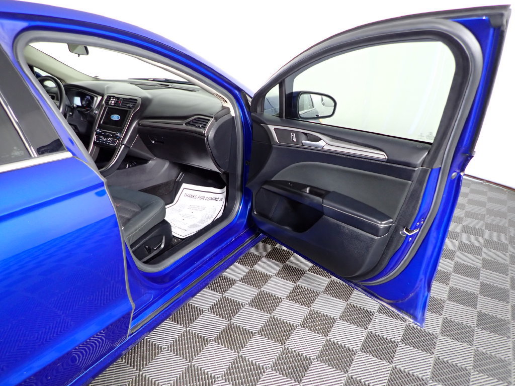 Used 2017 Ford Fusion SE w/ Fusion SE Technology Package FWD image 33