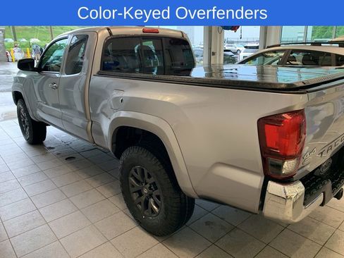 Used 2020 Toyota Tacoma SR5 w/ SR5 Appearance Package (SM) AWD/4WD image 14