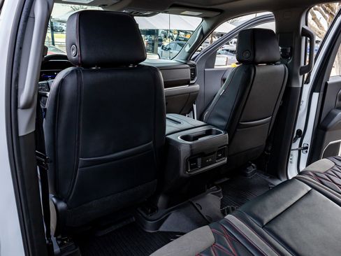 Used 2022 Chevrolet Silverado 1500 RST image 32