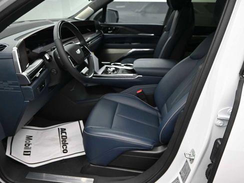 New 2025 Cadillac Escalade IQ Luxury 2 image 23