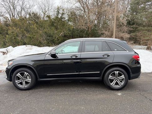Used 2018 Mercedes-Benz GLC 300 4MATIC image 2