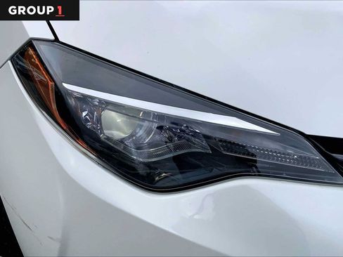 Certified 2018 Toyota Corolla LE FWD image 28