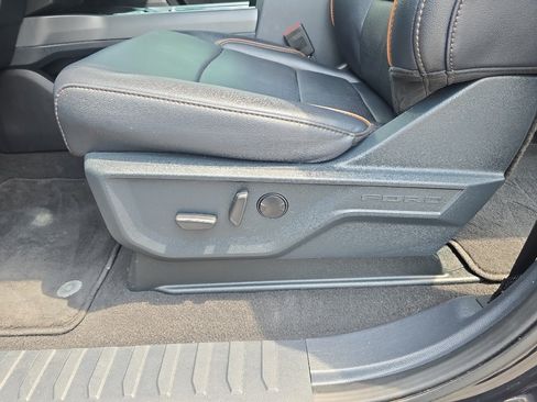 Used 2025 Ford F350 Lariat w/ Black Appearance Package AWD/4WD image 18