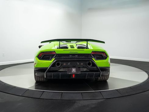 Used 2019 Lamborghini Huracan Performante AWD/4WD image 6