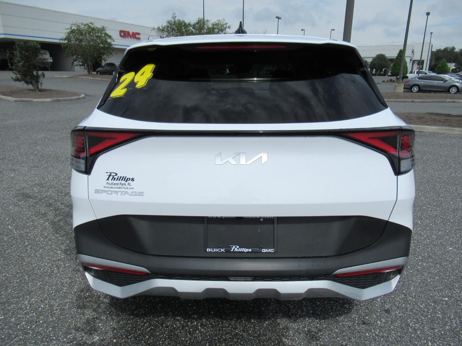 Used 2024 Kia Sportage EX FWD image 6