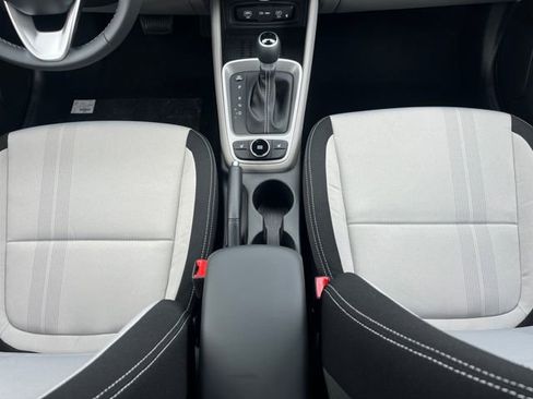 New 2026 Hyundai Venue SEL FWD image 32