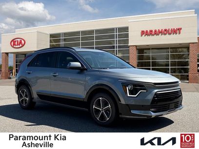 New 2025 Kia Niro SX