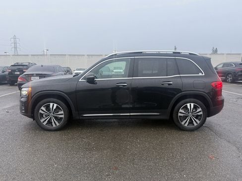 Used 2025 Mercedes-Benz GLB 250 image 2