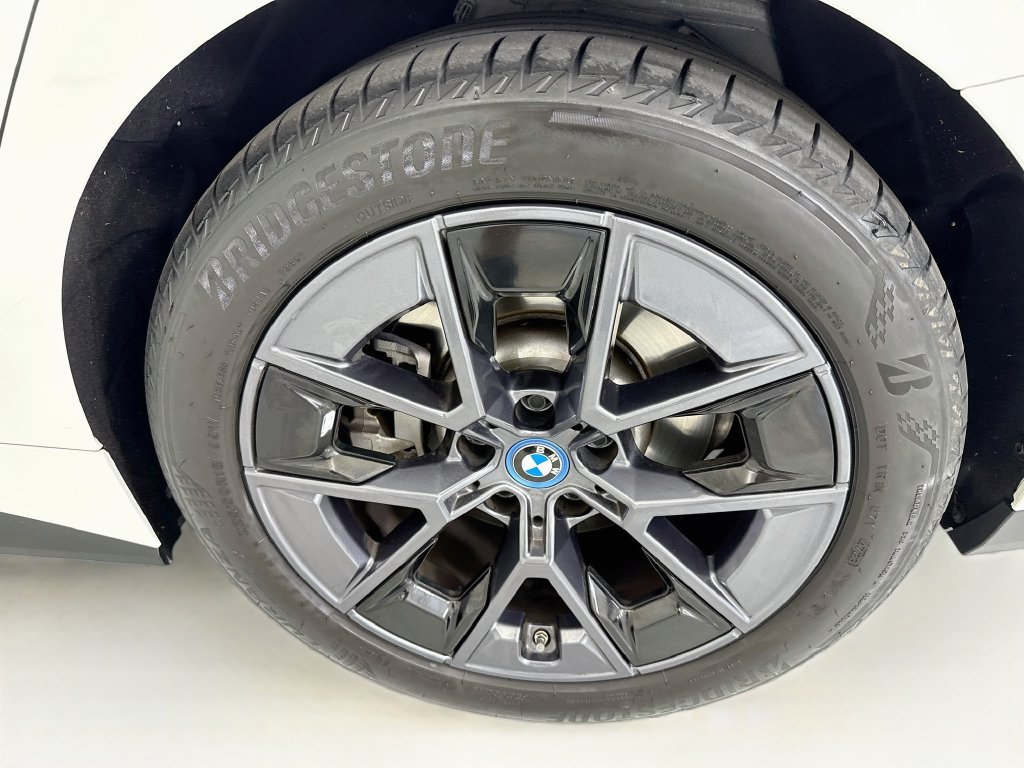 Certified 2024 BMW i4 eDrive40 w/ Premium Package RWD image 30