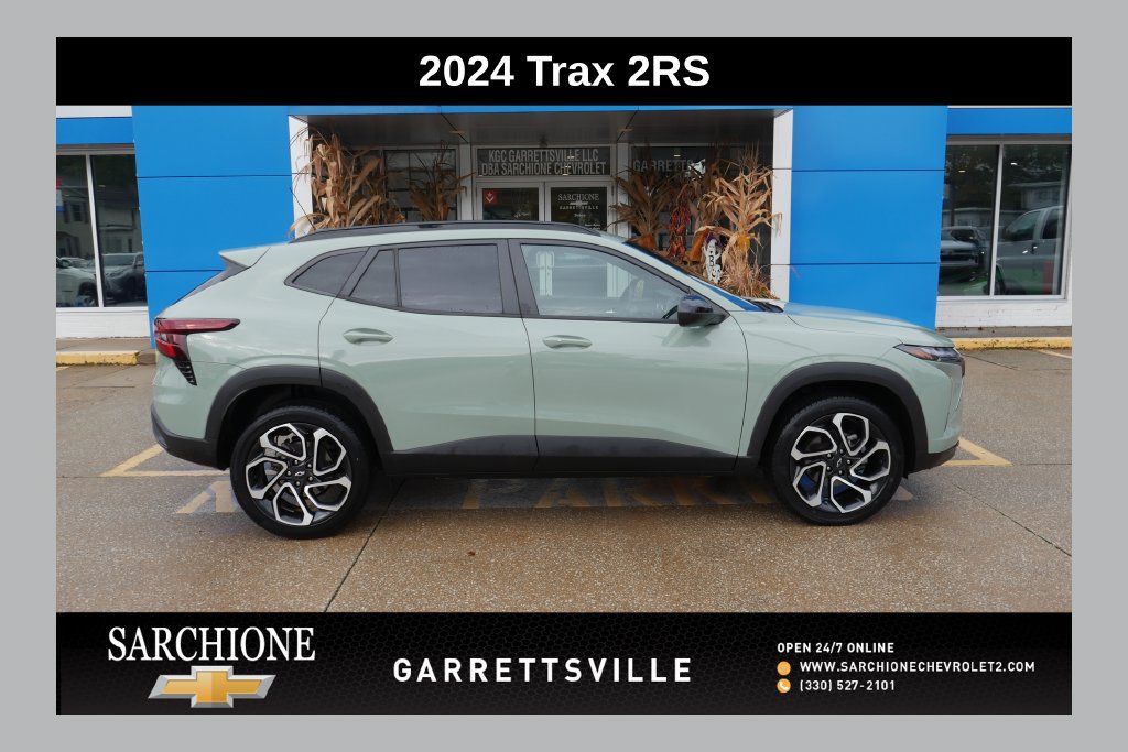 Used 2024 Chevrolet Trax RS FWD image 1