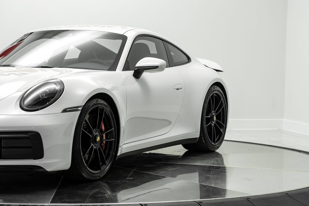 Used 2024 Porsche 911 Carrera GTS RWD image 3