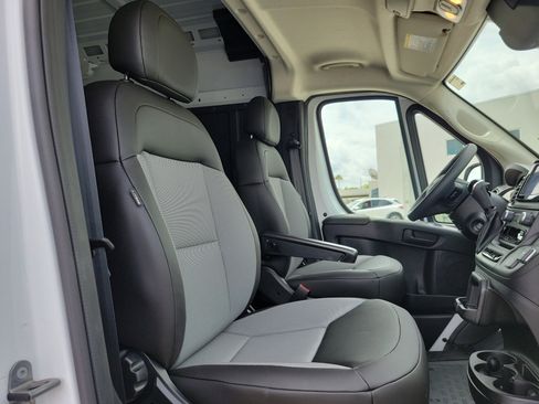 Used 2026 RAM ProMaster 2500 w/ Convenience Group FWD image 19