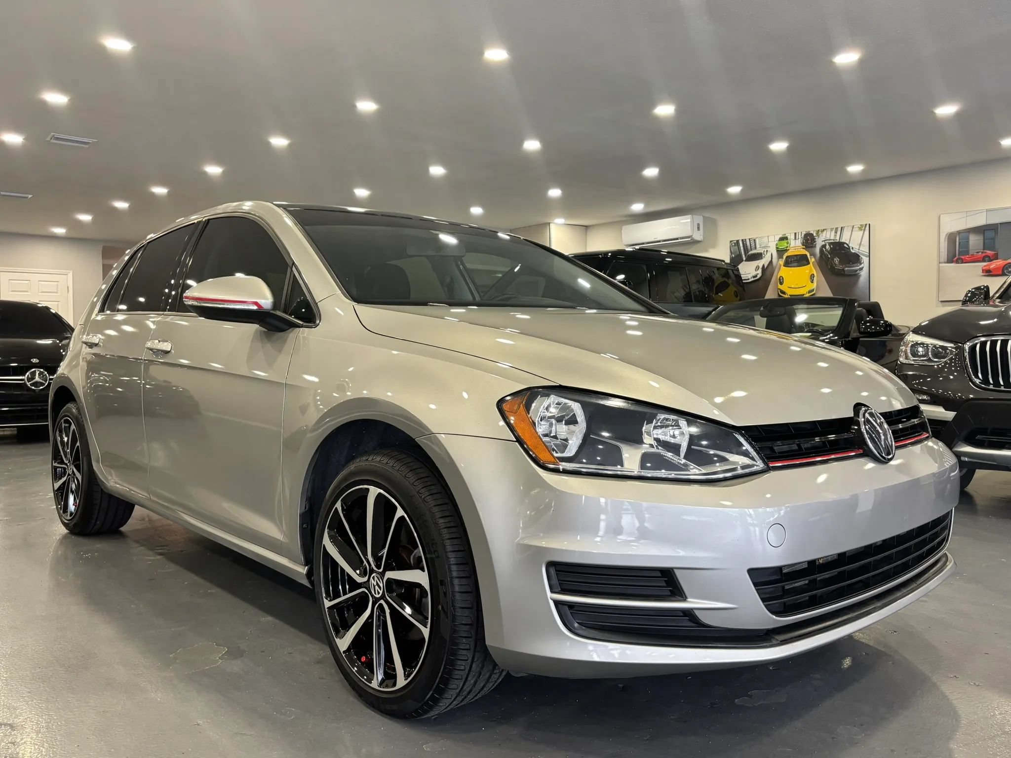 Used 2015 Volkswagen Golf S FWD image 1
