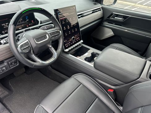 Used 2025 GMC Sierra EV Denali image 10