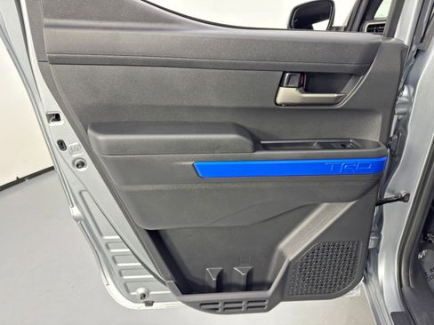 Used 2025 Toyota Tacoma TRD Off-Road image 39