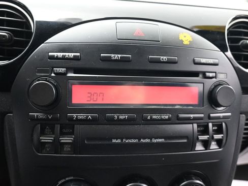 Used 2006 MAZDA MX-5 Miata Touring image 17